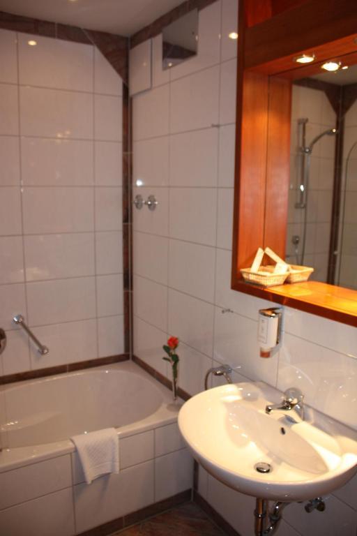 Meinl Hotel & Restaurant Neu-Ulm Room photo